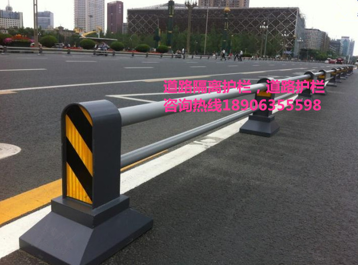 道路護欄，道路隔離柱，隔離墩